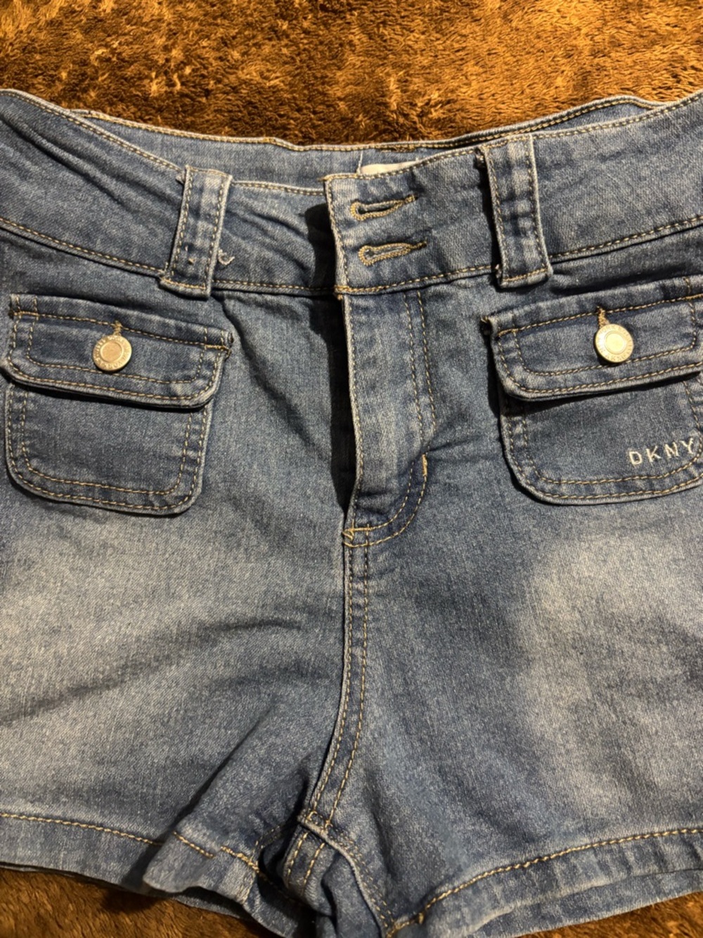 DKNY Light Wash Blue Denim Cargo Shorts - Picture 4 of 4